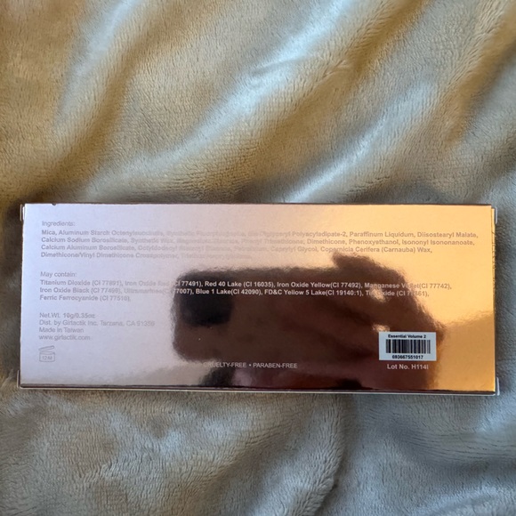 Girlactik- The Essential Palette
Volume 2 - Picture 5 of 5